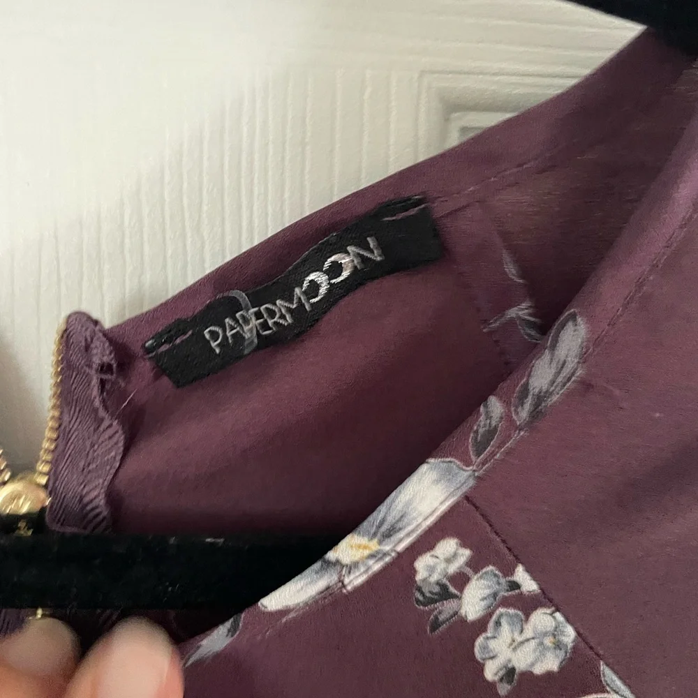 Papermoon Plum Floral Tie-Sleeve Blouse - Picture 2 of 3